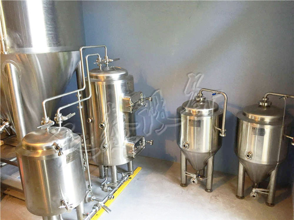 啤酒設(shè)備廠(chǎng)分享濾酒前如何檢查酒液質(zhì)量